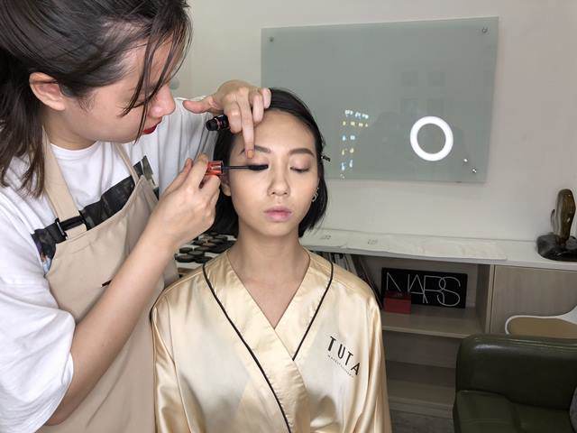 Giấu nhẹm gò má cao amp;#34;khó ưaamp;#34; bằng cách cực kì đơn giản, nàng nào vụng lắm cũng làm được - 8