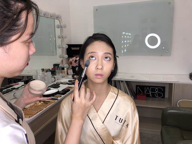 Giấu nhẹm gò má cao amp;#34;khó ưaamp;#34; bằng cách cực kì đơn giản, nàng nào vụng lắm cũng làm được - 5