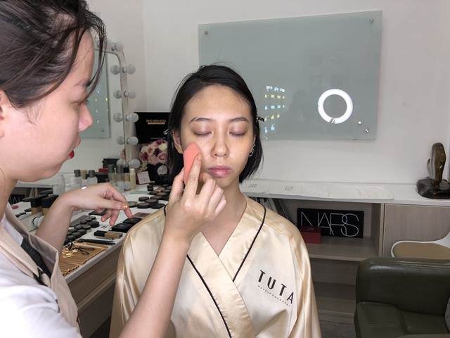 Giấu nhẹm gò má cao amp;#34;khó ưaamp;#34; bằng cách cực kì đơn giản, nàng nào vụng lắm cũng làm được - 3