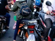 Tin tức - Chạy xe trên đường, cô gái khiến bao phương tiện "vặn ga" cố áp sát rồi cười trừ lùi lại
