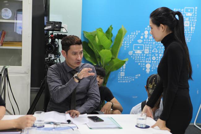 Huy Khánh đã có vợ con, bạn diễn của anh vẫn chẳng ngại ngùng khi cùng đóng cảnh nóng - 5