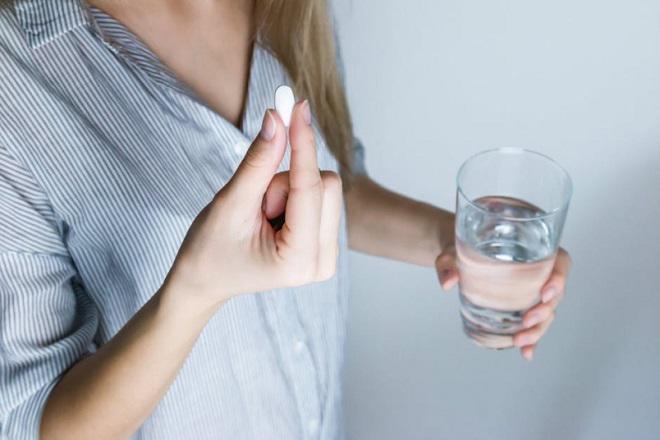 Uống thuốc phá thai nhưng không thành, ngày sinh con ra mẹ trẻ đau đớn bật khóc - 1