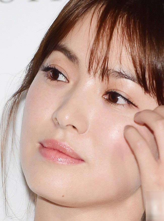 Shock trước hình ảnh soi kỹ làn da của Song Hye Kyo, ai nấy đều chẳng nói nên lời bởi... - 11