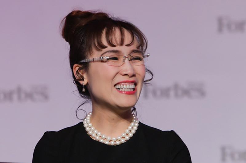 Theo dữ liệu từ Forbes năm 2018, bà Thảo là người phụ nữ quyền lực thứ 44 của thế giới. Ngoài ra, Forbes cũng ước tính khối tài sản mà bà Thảo hiện nắm giữ khoảng 2,6 tỉ USD và đứng thứ 766 trong danh sách những người giàu có nhất thế giới.
