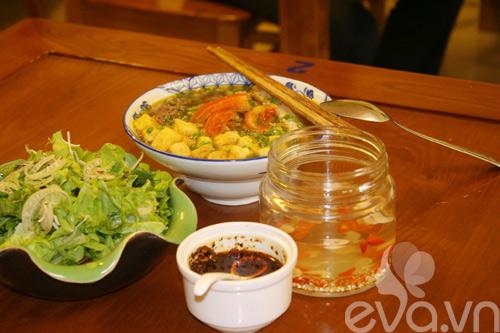 7 quán bún đầy ắp riêu vừa ngon vừa rẻ khỏi chê ở Hà Nội - 7