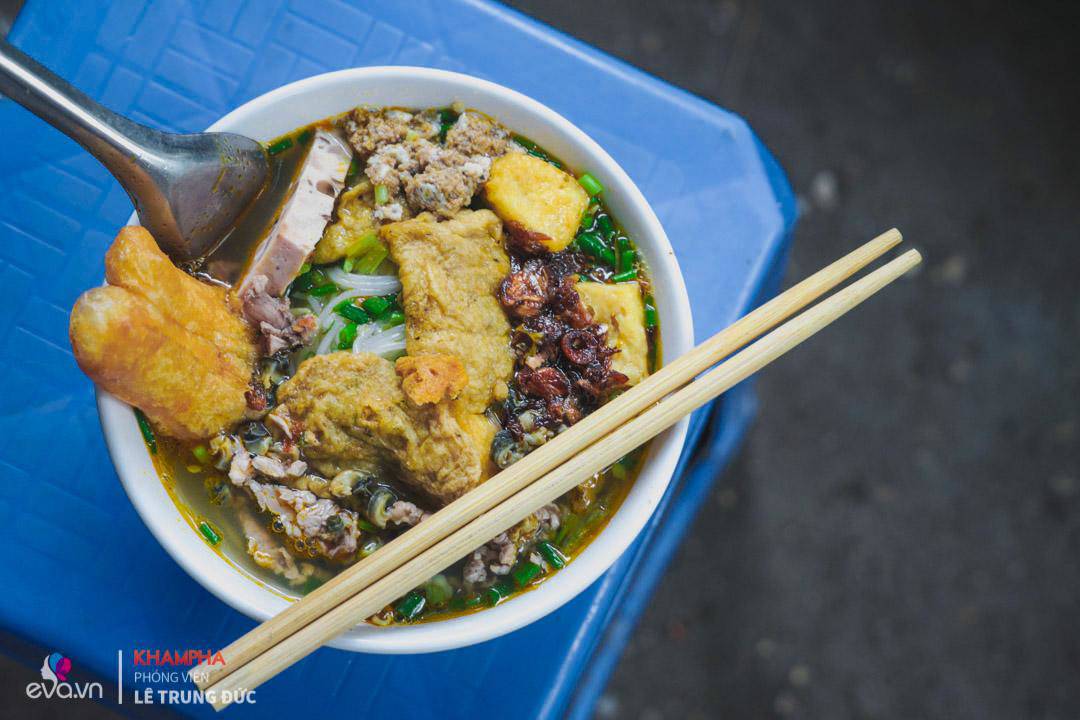 7 quán bún đầy ắp riêu vừa ngon vừa rẻ khỏi chê ở Hà Nội - 5