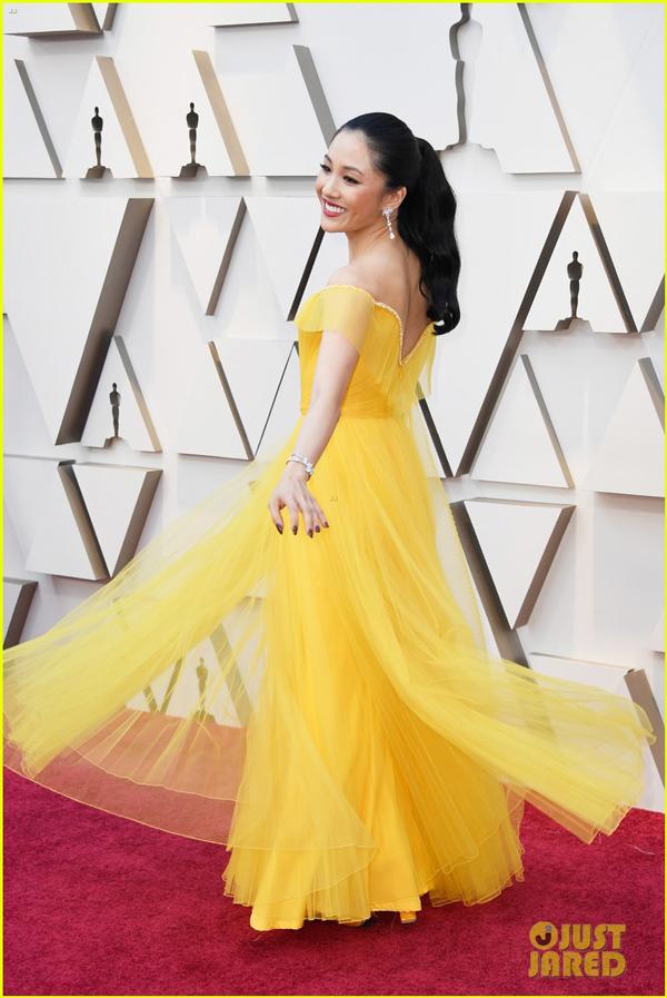 Mỹ nhân amp;#34;Con nhà siêu giàu châu Áamp;#34; tung váy tuyệt đẹp trên thảm đỏ Oscar - 3