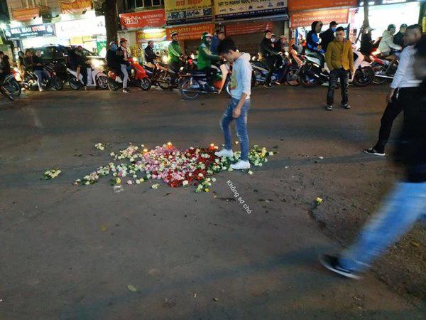 Nến hoa lãng mạn như ngôn tình vẫn bị từ chối, chàng trai tức tối: “Em nghĩ trốn được anh?” - 4