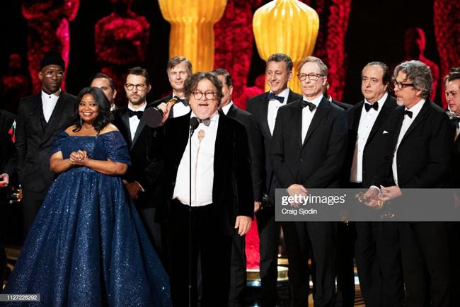 Oscar 2019: Không tin nổi mình đoạt giải, nữ diễn viên bật khóc cảm ơn... đối thủ - 3