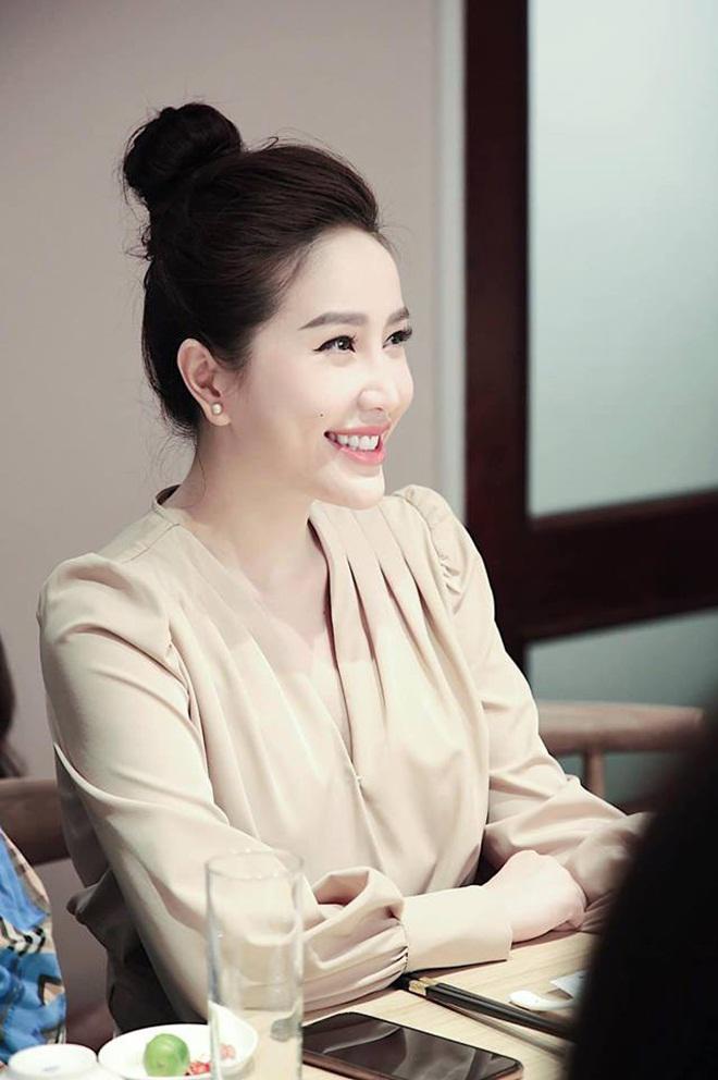 Sao Việt 24h: Hồ Ngọc Hà - Kim Lý làm rộ tin đồn đám cưới vào tháng 3? - 13