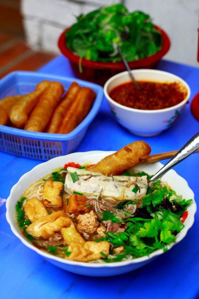 7 quán bún đầy ắp riêu vừa ngon vừa rẻ khỏi chê ở Hà Nội - 12