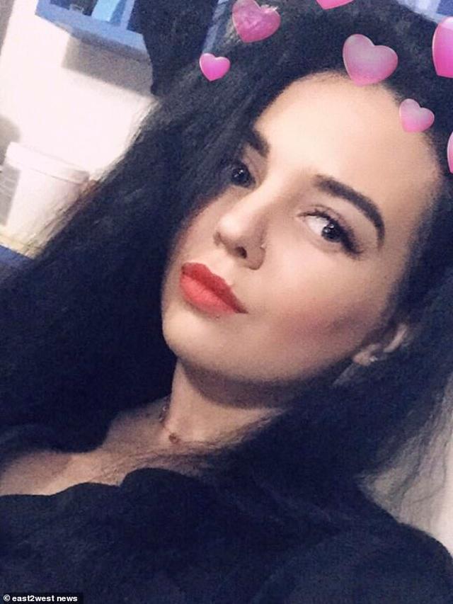 Bà tìm thấy cháu 3 tuổi đã chết vì bị bỏ đói một tuần, hé lộ tội ác người mẹ - 2