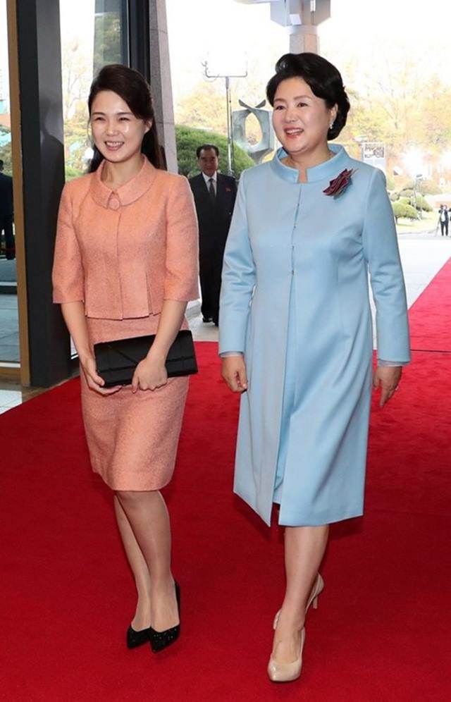 Không chỉ tinh tế, vợ ông Kim Jong-un còn khiến chị em ngưỡng mộ vì điều này - 2