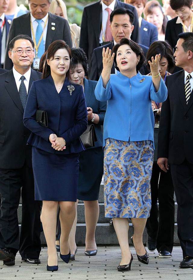 Không chỉ tinh tế, vợ ông Kim Jong-un còn khiến chị em ngưỡng mộ vì điều này - 7