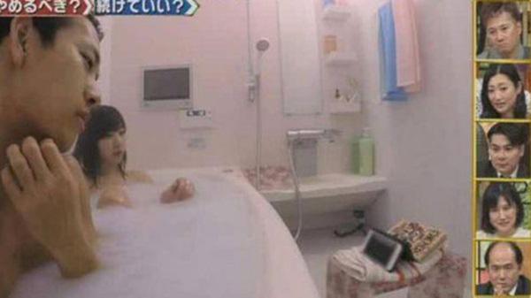 Phản ứng dữ dội của sao Hong Kong sau tin amp;#34;mỹ nhân Nhật tắm với bố dù đã 23 tuổiamp;#34; - 4