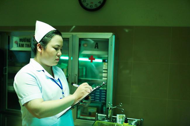 “Đong muamp;#34; - Y tá nói tiếng Anh giọng Bến Tre kỳ quái trong phim Ngô Thanh Vân là ai? - 8