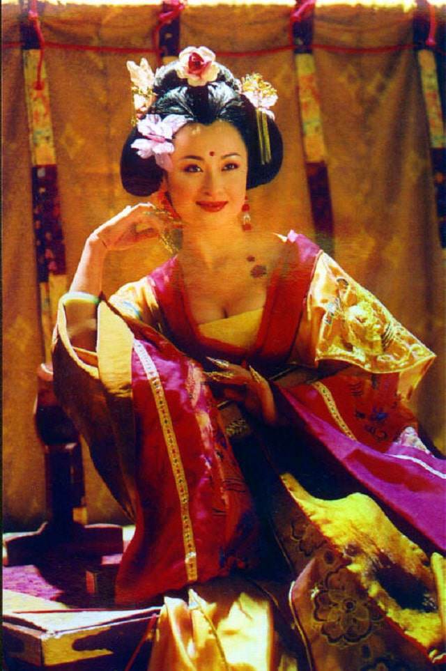 Bí quyết duy trì dáng vóc bằng cách... amp;#34;ma sát cơ thểamp;#34; của đệ nhất mỹ nhân đời Đường - 2