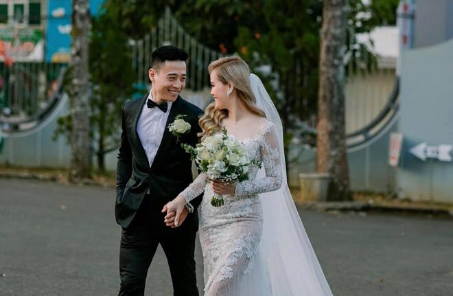 amp;#34;Người tình đồng tínhamp;#34; của Lương Mạnh Hải bất ngờ cưới vợ, nhan sắc cô dâu gây xôn xao - 5