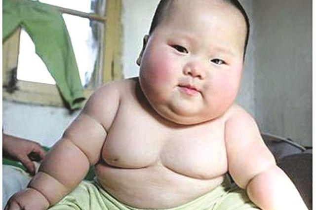 cau be 3 tuoi an khoe hon nguoi cha, sau 6 nam moi phat hien ra con mac benh - 1