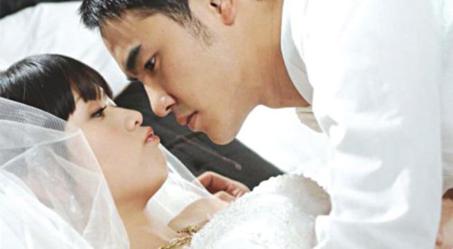 Cưới vội bác sĩ khi đang có thai với tình cũ, giật mình nghe lời anh thú đêm tân hôn - 2