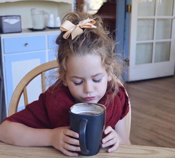 Mỹ nữ ngực khủng làm mẹ đơn thân tuổi 19, nhìn con gái 8 tuổi mà ngỡ ngàng - 6