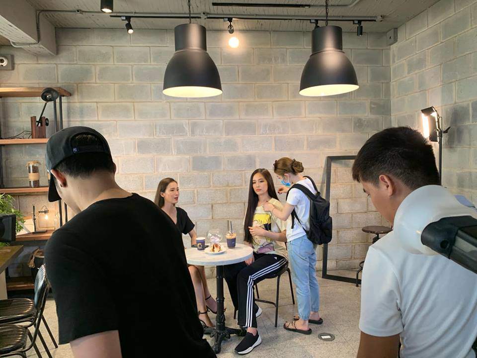 Mua hàng hiệu để trưng bày, Mai Phương Thuý đi đâu cũng chỉ diện 1 chiếc quần amp;#34;cà tàngamp;#34; - 2