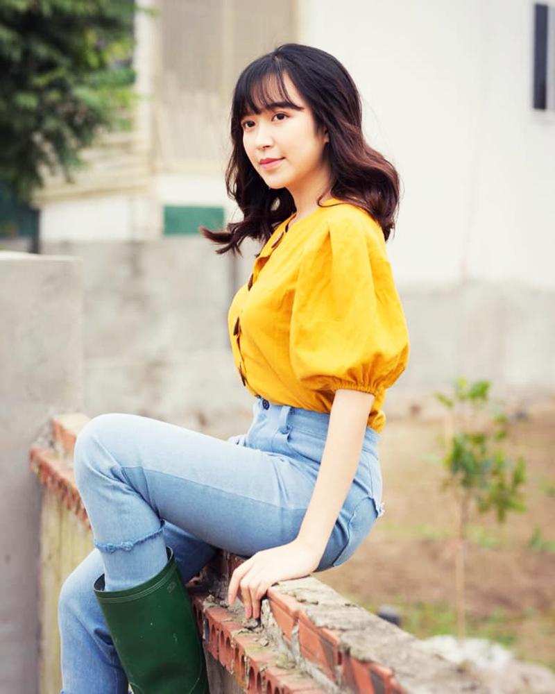 Là gương mặt mới của màn ảnh nhỏ Việt, Kim Oanh sinh năm 1993 ở Huế và lớn lên tại Quảng Trị. Nhờ vậy khi thủ vai Lan, cô đã tận dụng rất ngọt chất giọng vốn có của mình để tạo nên nét đặc trưng cho nhân vật.

