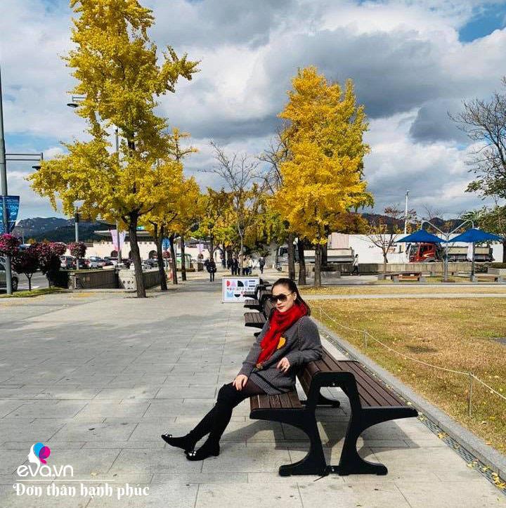 Nữ ca sĩ làm mẹ đơn thân tuổi 23, đi đẻ một mình, vừa sinh con vừa lau nước mắt - 8