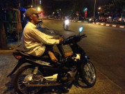 Tin tức - Cuộc trò chuyện trên chuyến xe ôm và lời thú nhận cuối của tài xế khiến vị khách bật khóc