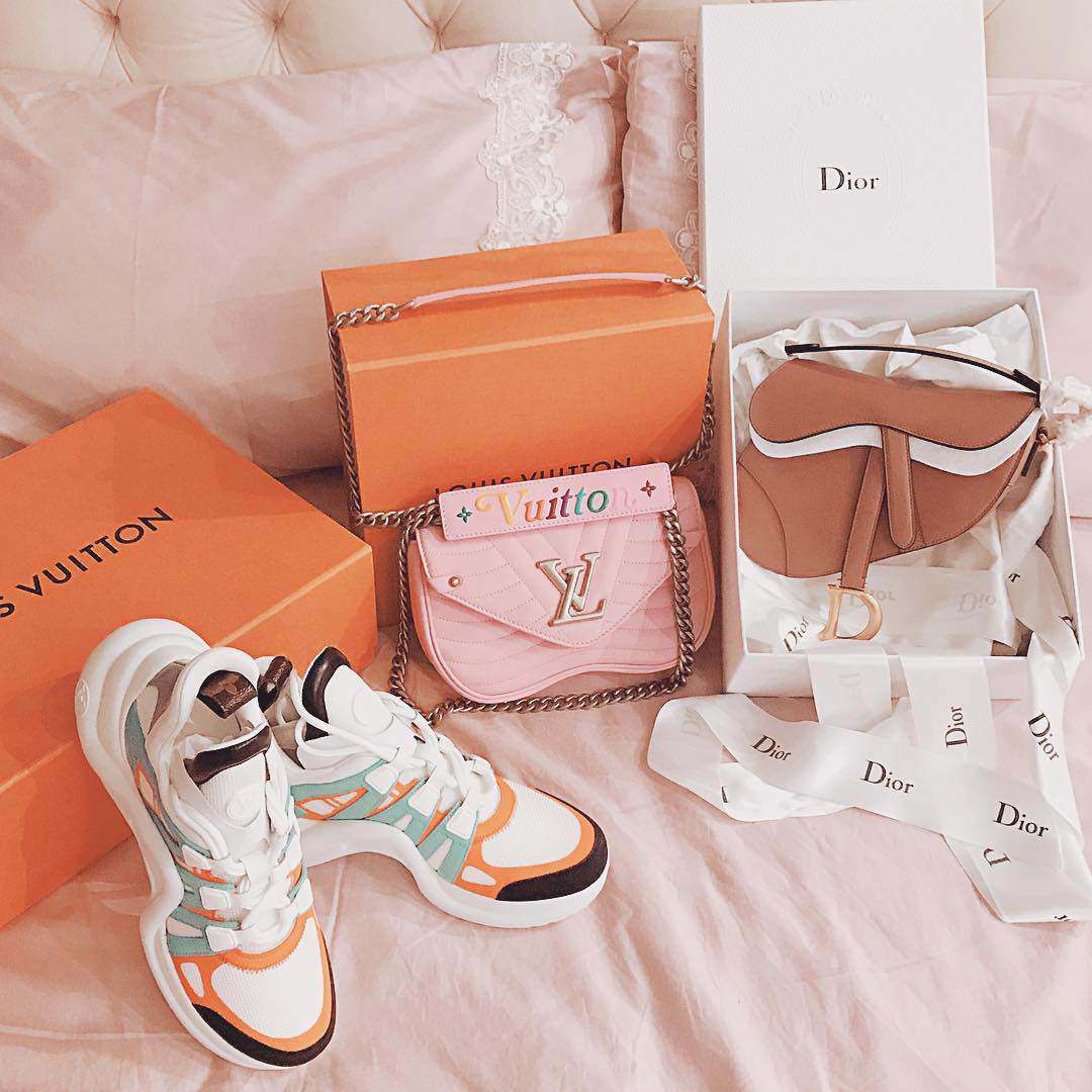 Bóc giá chiếc đồng hồ đính 122 viên kim cương lấp lánh mới nhất của Ngọc Trinh - 9