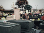 Tin tức - Người mẹ 10 năm chăm mộ con và câu hỏi của chàng trai dịp 8/3 khiến nhiều người nín lặng