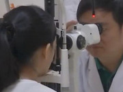 Sức khỏe - Cô gái bị bệnh “sỏi mắt”, chỉ vì thích trang điểm theo cách nhiều chị em phụ nữ thích