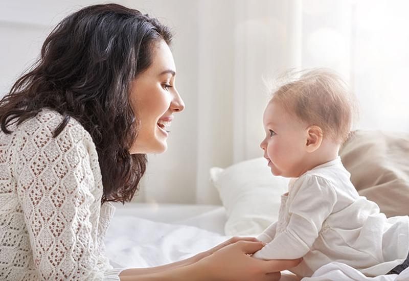 Khi bắt đầu làm mẹ, người phụ nữ không chỉ chuyên tâm chăm sóc cho bản thân để con chào đời khỏe mạnh mà còn cần trang bị những kiến thức chăm trẻ sơ sinh.
