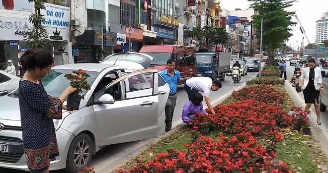 Tin tức 24h: Hoàn cảnh éo le của thiếu nữ bị bán vào amp;#39;động mại dâmamp;#39; lúc 13 tuổi - 2