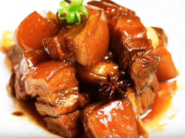 Cách làm thịt kho tiêu thơm ngon, béo ngậy với nước sệt đơn giản