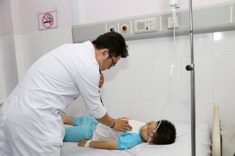 Bé trai 8 tuổi ho sặc sụa phải nhập viện, cha mẹ cảnh giác khi cho trẻ chơi thứ này - 3