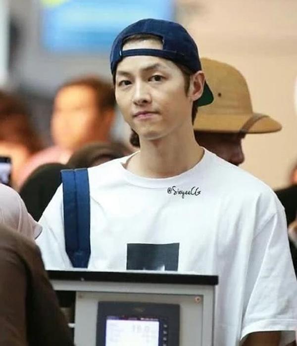 Vừa xuống tới sân bay, Song Joong Ki vội vã trở về nhà, bỏ cả tiệc với đoàn làm phim - 4