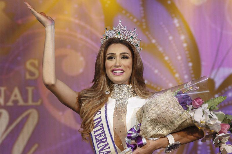Với vẻ ngoài khá nam tính, đại diện Venezuela - Isabella Santiago đoạt vương miện Hoa hậu Chuyển giới Quốc tế 2014.
