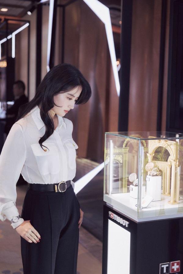 10 năm qua, Lưu Diệc Phi hết lần này đến lần khác khiến khán giả amp;#34;hết hồnamp;#34; - 3