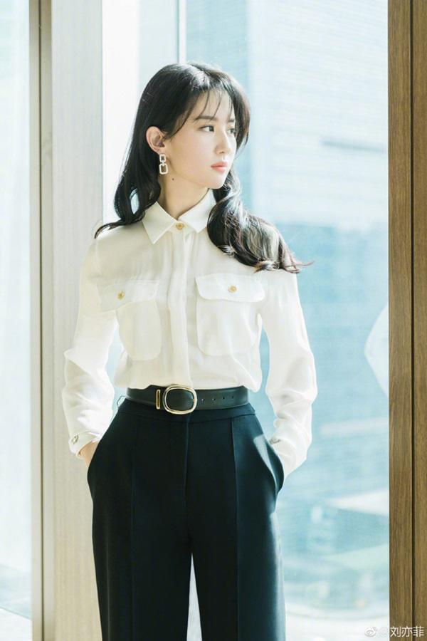 10 năm qua, Lưu Diệc Phi hết lần này đến lần khác khiến khán giả amp;#34;hết hồnamp;#34; - 10