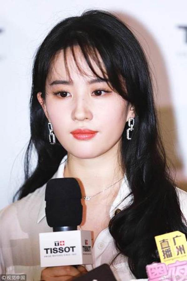 10 năm qua, Lưu Diệc Phi hết lần này đến lần khác khiến khán giả amp;#34;hết hồnamp;#34; - 2