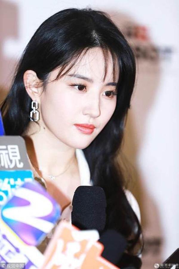 10 năm qua, Lưu Diệc Phi hết lần này đến lần khác khiến khán giả amp;#34;hết hồnamp;#34; - 1