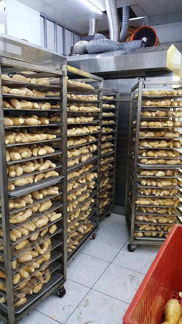 Bị bạn gái chia tay vì chỉ là gã bán khoai lang và cái kết sau 2 năm - 4