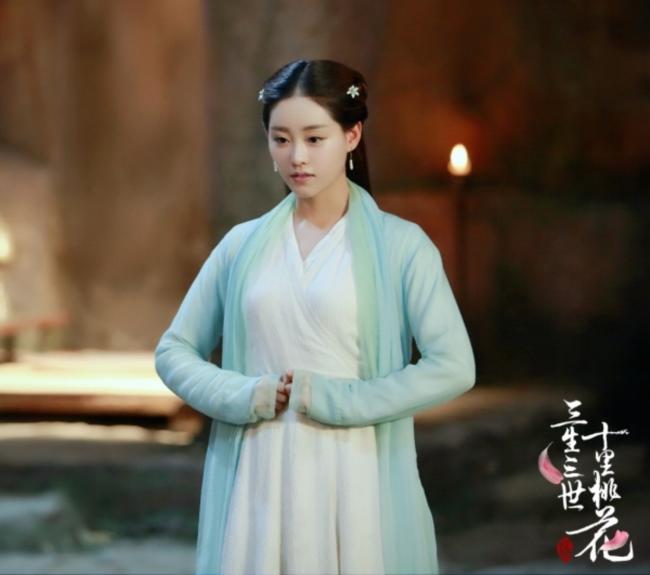 Thân phận khó tin của Chu Chỉ Nhược 2019: Ám ảnh nhan sắc, cướp amp;#34;tình đầuamp;#34; của Dương Mịch - 8