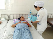 Bà bầu - Mẹ 5 con tiếp tục mang bầu, vừa khám bác sĩ "xanh mặt" đẩy đi cấp cứu