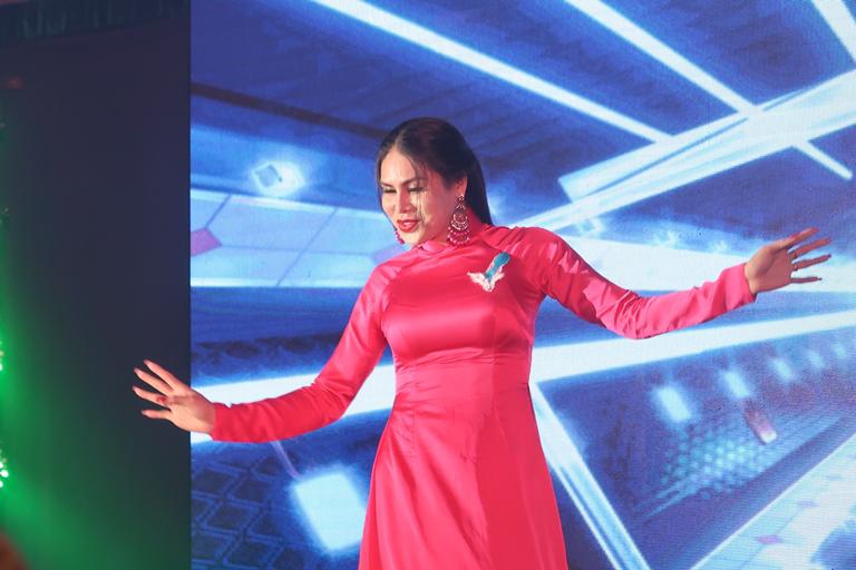 2 lần chồng bỏ đi cưới vợ và câu chuyện đẫm nước mắt của cô gái chuyển giới - 1