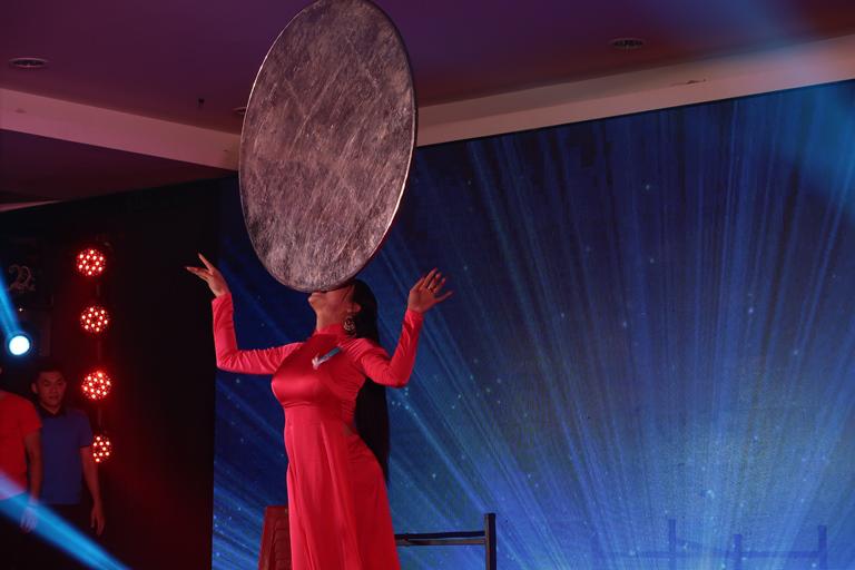 2 lần chồng bỏ đi cưới vợ và câu chuyện đẫm nước mắt của cô gái chuyển giới - 2