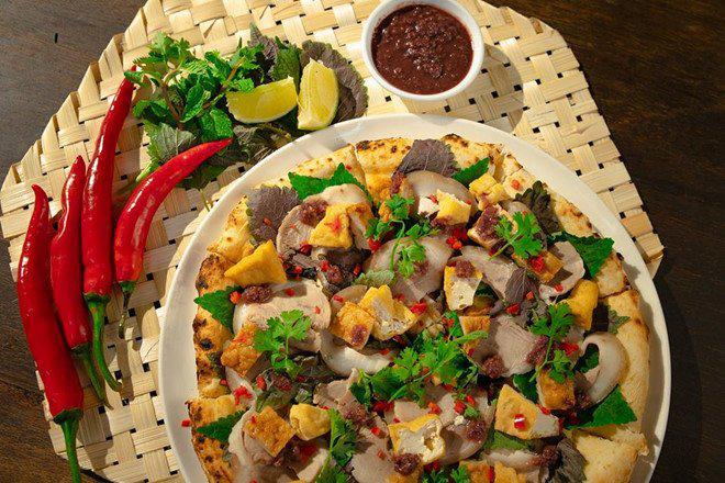 Kỳ lạ với món amp;#34;Pizza bún đậu mắm tômamp;#34; - 1