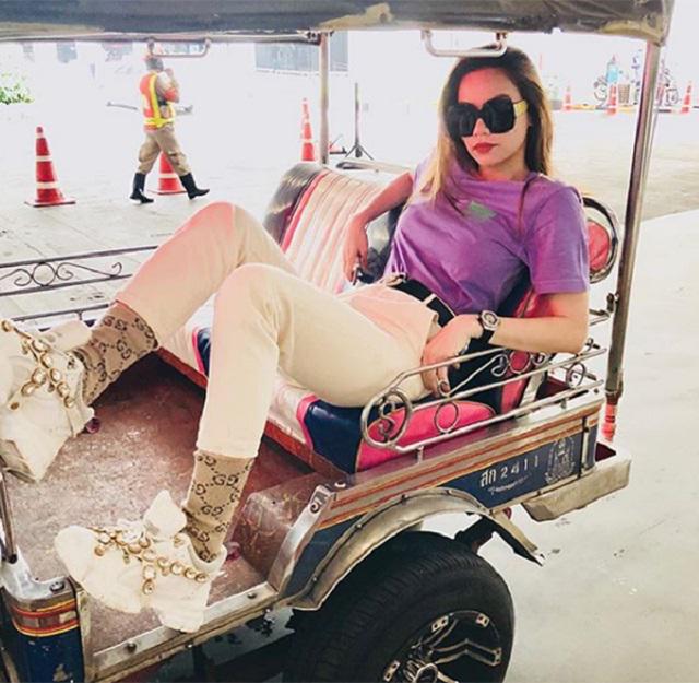 Mấy ai như Hà Hồ, chi gần chục triệu để sở hữu món đồ bình dân của các chị em - 7