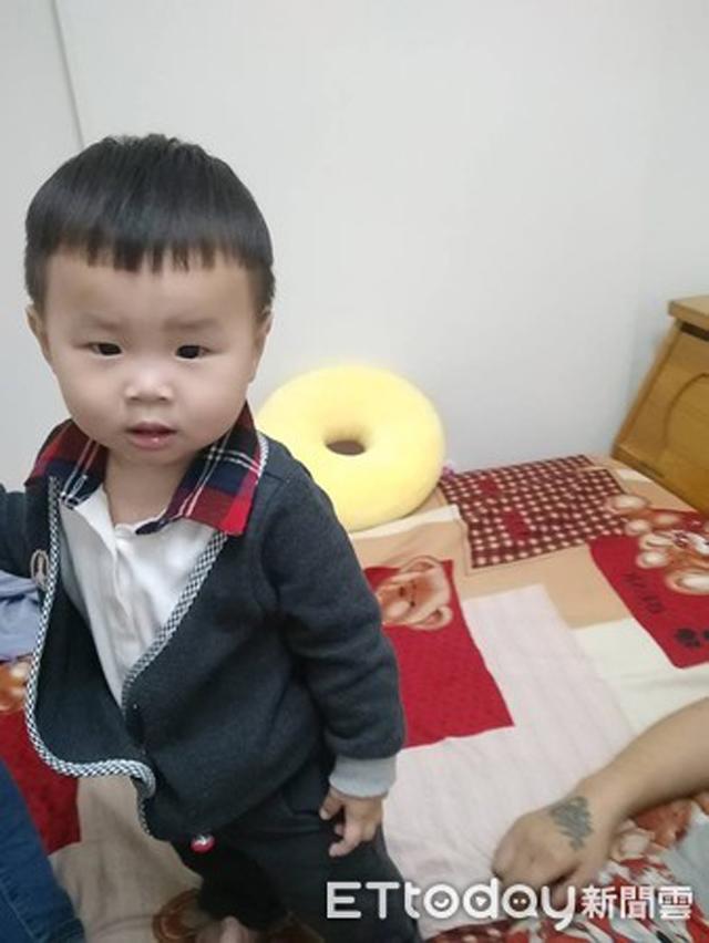 Nhờ chồng chụp bức ảnh đầu đời của con, nào ngờ lại ra khoảnh khắc đáng amp;#34;xấu hổamp;#34; này - 2